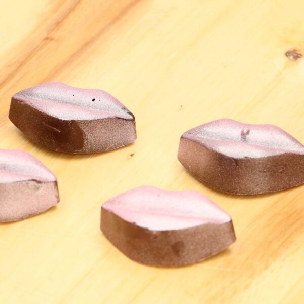 Funcakes Forma na čokoládové pralinky - Pery-2